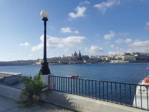 Exploring La Valetta by bycicle